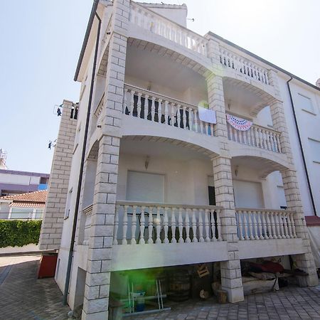 Apartments Lovric Traù Esterno foto