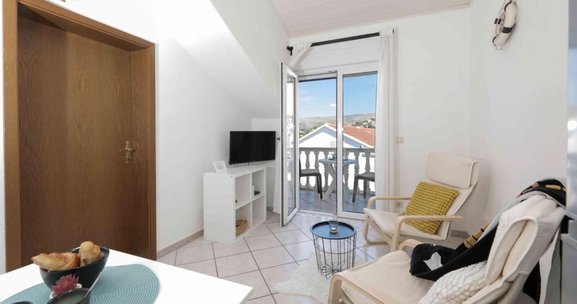 Apartments Lovric Traù Esterno foto