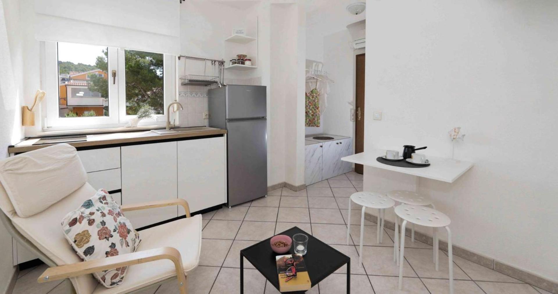 Apartments Lovric Traù Esterno foto