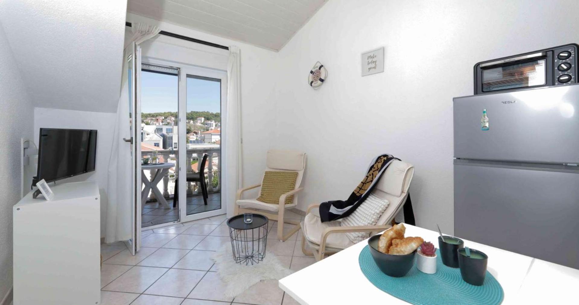 Apartments Lovric Traù Esterno foto