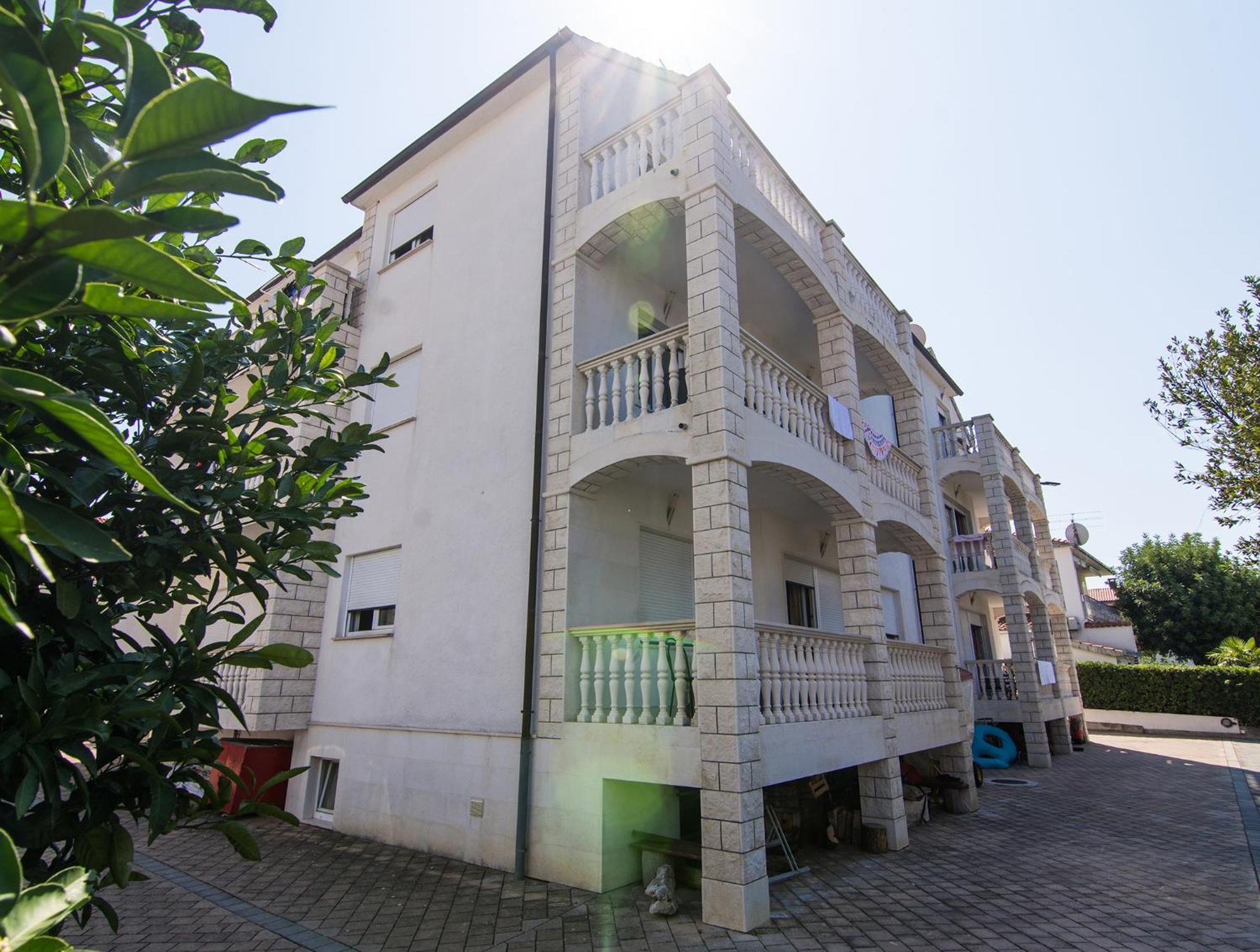 Apartments Lovric Traù Esterno foto